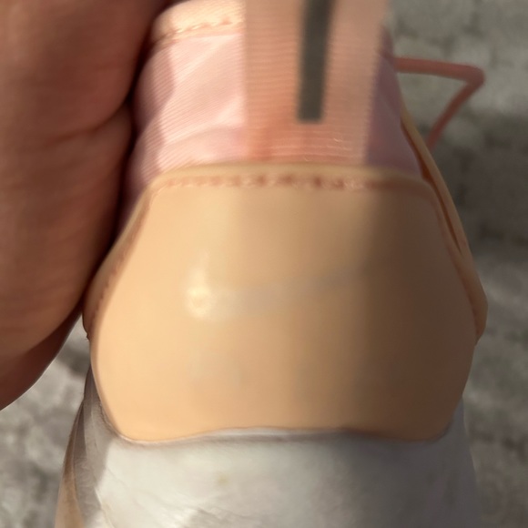 Nike Air light pink swoosh women’s size 8 sneakers - Picture 11 of 14